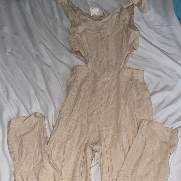 NWT Zano Active Beige Jumpsuit Sz. S - Picture 3 of 5
